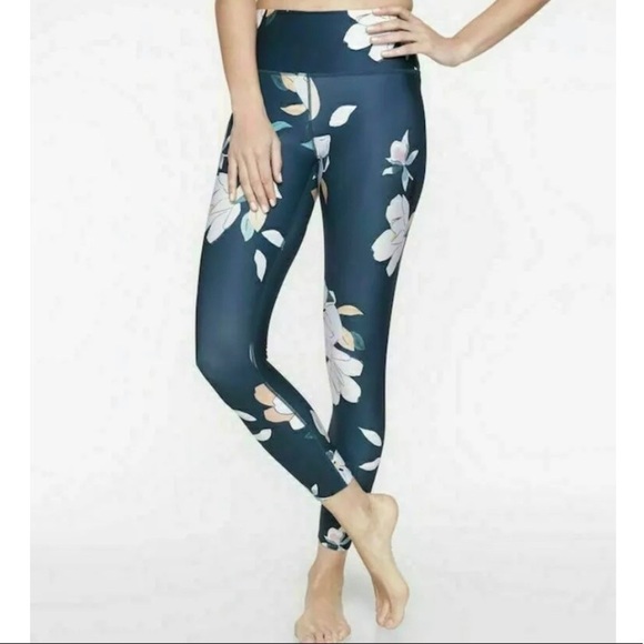 NWOT Athleta Floral Elation 7/8 Tight - S - Picture 1 of 9